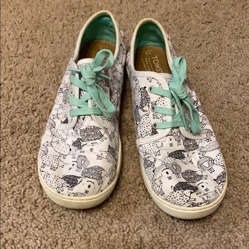 Toms youth shoes